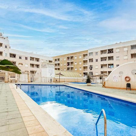 Amazing Apartment In Torrevieja With Kitchen Exterior foto