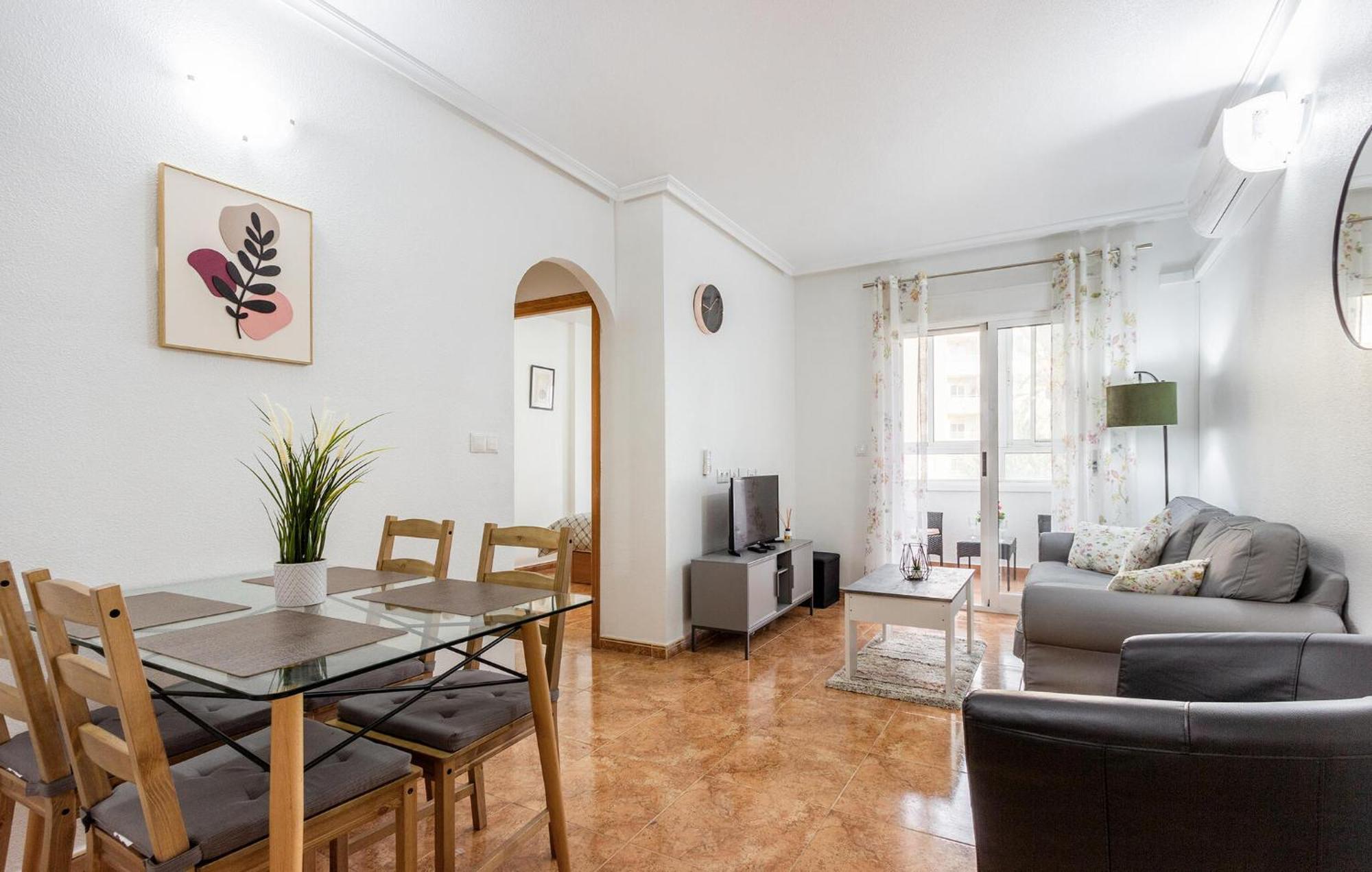 Amazing Apartment In Torrevieja With Kitchen Exterior foto